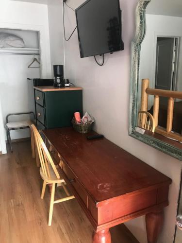 Η κουζίνα ή μικρή κουζίνα στο Dunsmuir Lodge