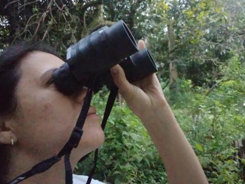 a person taking a picture with a camera at Villa Falian Nido el Gorrión in Viotá