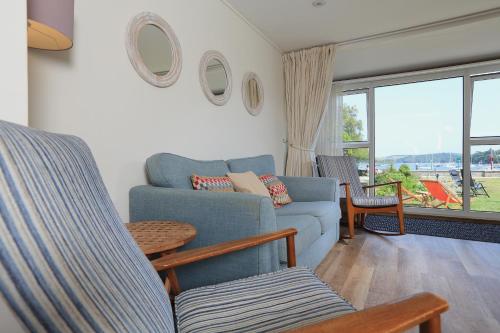 1 The Salcombe – Photos 3
