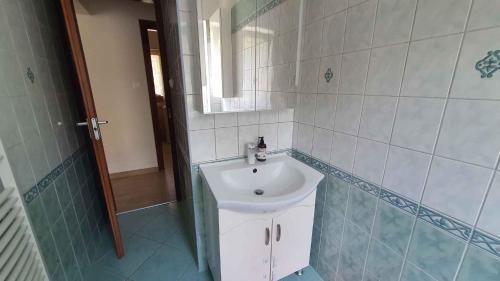 Et badeværelse på Apartment in Zamardi - Balaton 40474