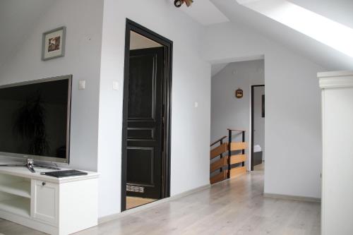 Μια τηλεόραση ή/και κέντρο ψυχαγωγίας στο Astoria Hotel & Restaurant