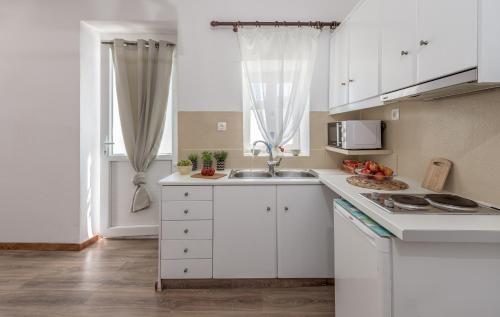 Gallery image of Plakes Sea View Apartment in Plaka Milou