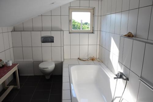 Ένα μπάνιο στο Villa Monte Kariotes
