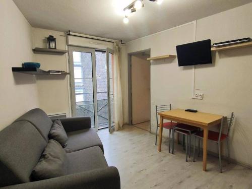 Appartement cosy 6 pers avec casier à ski, parking et balcon à Cauterets - FR-1-234-199