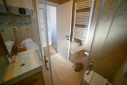 Bilik mandi di Apartment Perlitto
