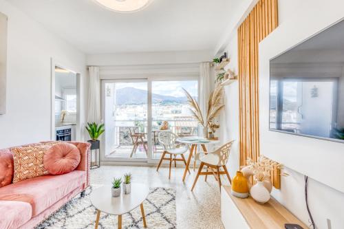 Hanami Avenida de España Beach Front - Mountain View