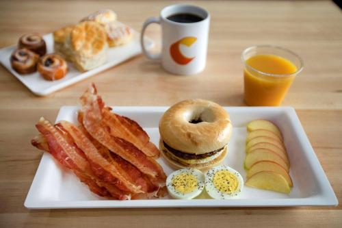 Opciones de desayuno para los huéspedes de Comfort Inn Mount Pleasant - Racine