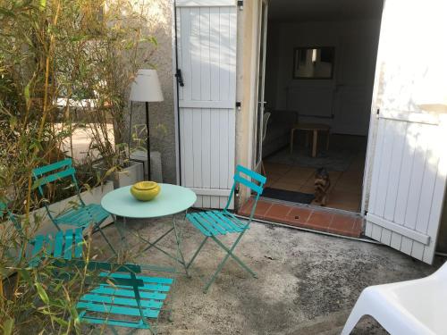 Plan de Cuques T2 photo 23