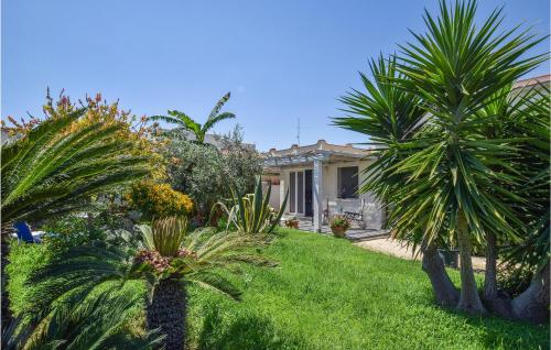 Awesome home in Triscina di Selinunte with Jacuzzi, 1 Bedrooms and WiFi