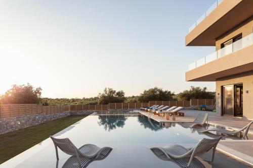 Πισίνα στο ή κοντά στο TreeTop Villa II, Private Pool, BBQ & Playground, By ThinkVilla