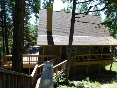 The Cold Fisherman 297 cabin