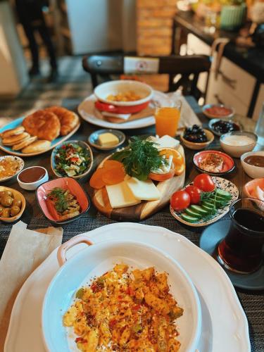 Makanan di atau berdekatan hotel
