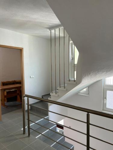 Imagen de la galería de S&R Lake View Hostel, en Konjic