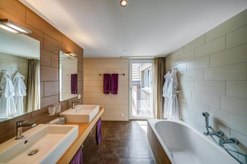 Koupelna v ubytování Hotel Landgasthof Eischen