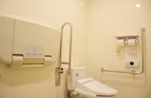 Ένα μπάνιο στο Golden Tulip Glory Fine Hotel