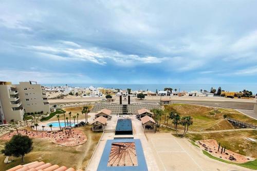 La alberca dentro o cerca de Beautiful Condo La Joya - Near Beach with Views