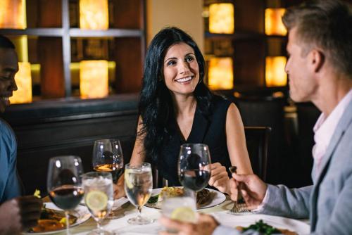 Επισκέπτες που μένουν στο Rosen Plaza Hotel Orlando Convention Center