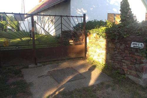 Κήπος έξω από το Beautiful accommodation with garden