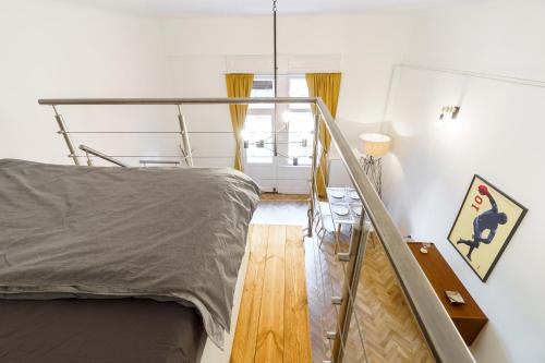 Central Loft-style flat next to Danube 1053 Budapest, 6 Kossuth Lajos utca kép - 3