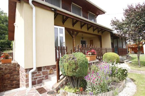 Κήπος έξω από το Beautiful accommodation with garden