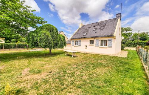 Ein Garten an der Unterkunft Amazing Home In Allaire With Wifi