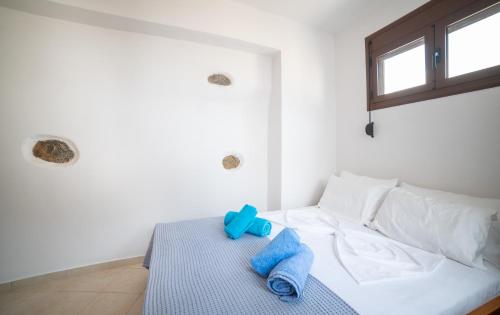 Posteľ alebo postele v izbe v ubytovaní Armonia House 1 bedroom 3 guests bath tub & patio