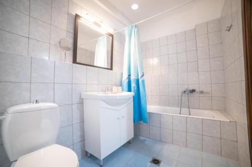Kúpeľňa v ubytovaní Armonia House 1 bedroom 3 guests bath tub & patio