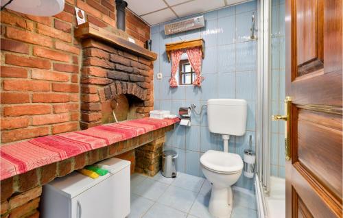 Cozy Home In Cestica With Wifi tesisinde bir banyo