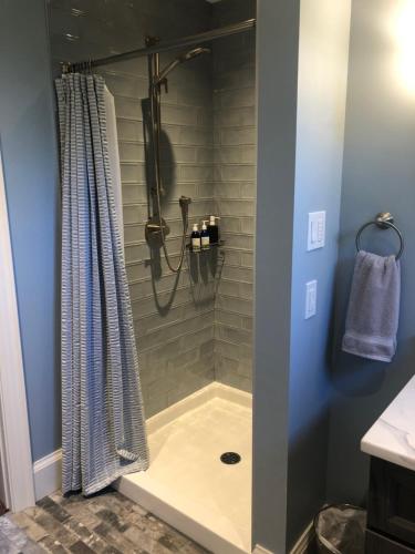 Un baño de Stone's Throw Stratford