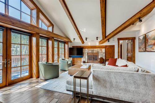 Gallery image of 1-#42 4BD One Willow Bridge Road in Vail
