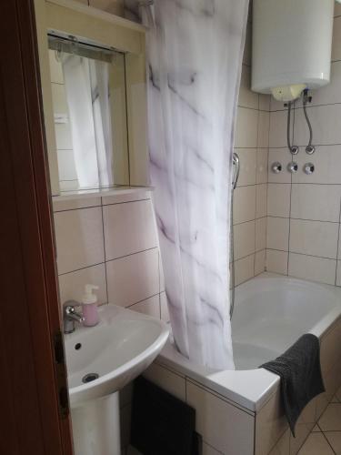 Gallery image of Apartments Burcul Pag in Pag