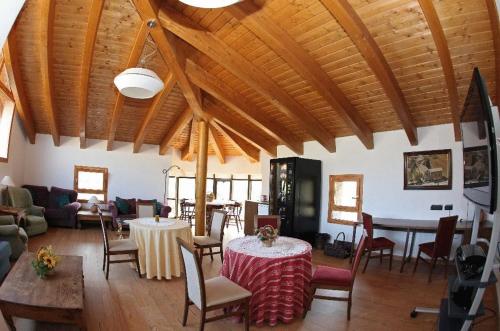 Gallery image of Hotel Restaurante Revestido in Escalona