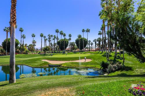 Κήπος έξω από το Palm Valley Full Access to Golf, Tennis, and Pickle Ball- Luxury 3 King Beds 3 Full Baths