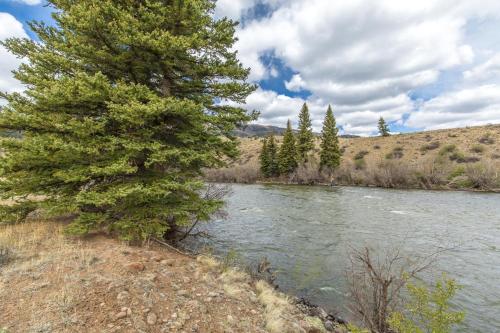 Middle Creek Mountain Ranch – Photos 2