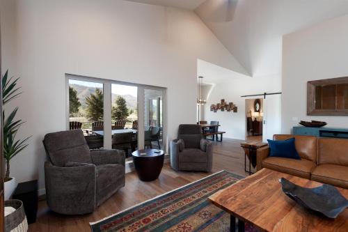 275 Estancia Loop – Photos 2