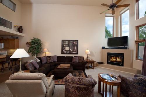 210 Cypress Court – Photos 5