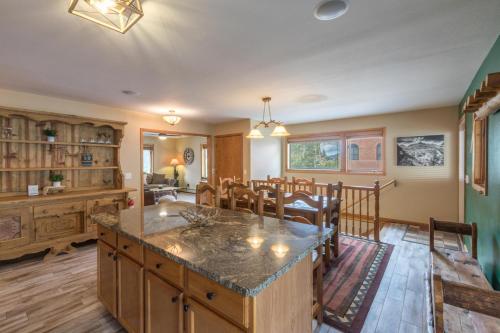 225 6th Avenue 4 – Photos 3