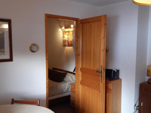 Spacieux T2 avec WiFi, parking inclus, proche centre Chamonix