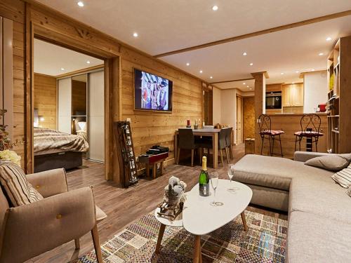 Appartement Grand Standing 4* Centre Val-d'Isère, 54m², 4 pers, Balcon aménagé, Casier à Ski - FR-1-518-86
