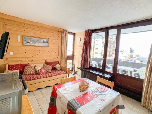 Studio rénové proche pistes et commerces avec balcon, animaux admis
