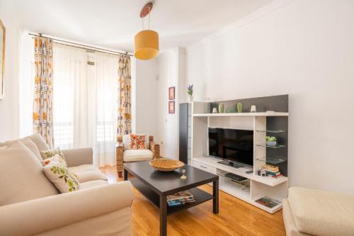 Apartamento Capuchinos Centro by Renthas