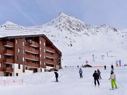 Studio rénové, accès pistes, balcon