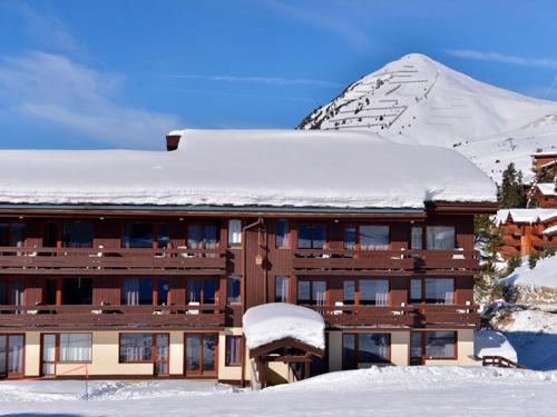 Appartement rénové 4 pièces, accès direct aux pistes, 8 pers.