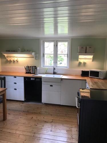 Gallery image of Fagerbacka Torp. Söt stuga nära havet in Lysekil