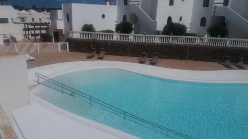 Zdjęcie z galerii obiektu Apartamento con piscina y vistas -Le Petit Paradis w Costa Teguise