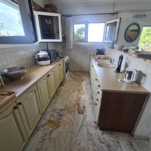 Η κουζίνα ή μικρή κουζίνα στο Marmara villa