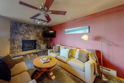 Marine Place Condo Unit 422 – Photos 3
