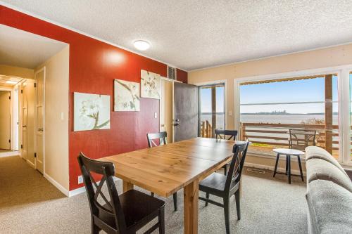 Χώρος καθιστικού στο Rockaway Retreat