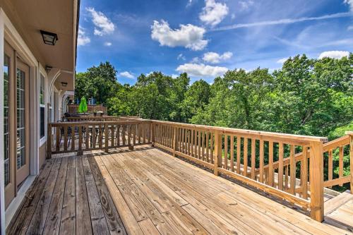 Cozy Eucha Townhome with Deck and Lake Access! – Photos 3