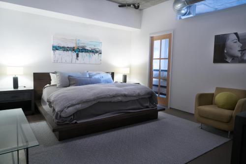 מיטה או מיטות בחדר ב-Promenade Unit 311